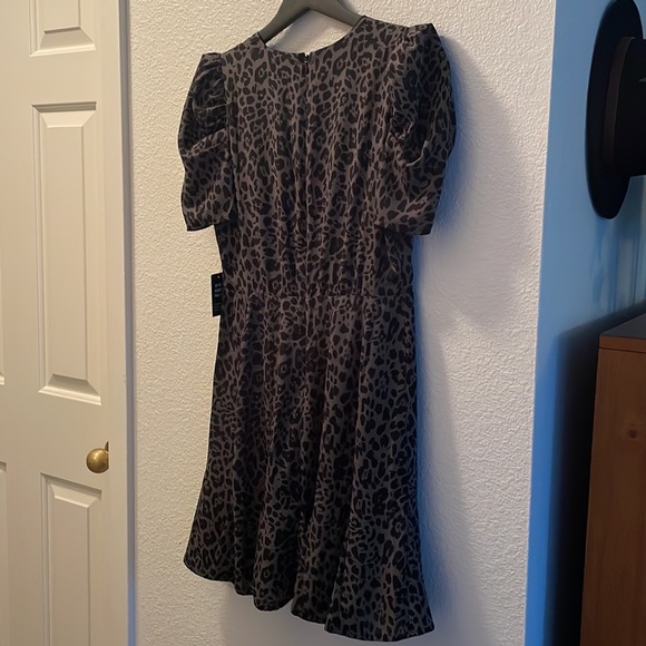 NWT Leopard Print Dress - Picture 4 of 4